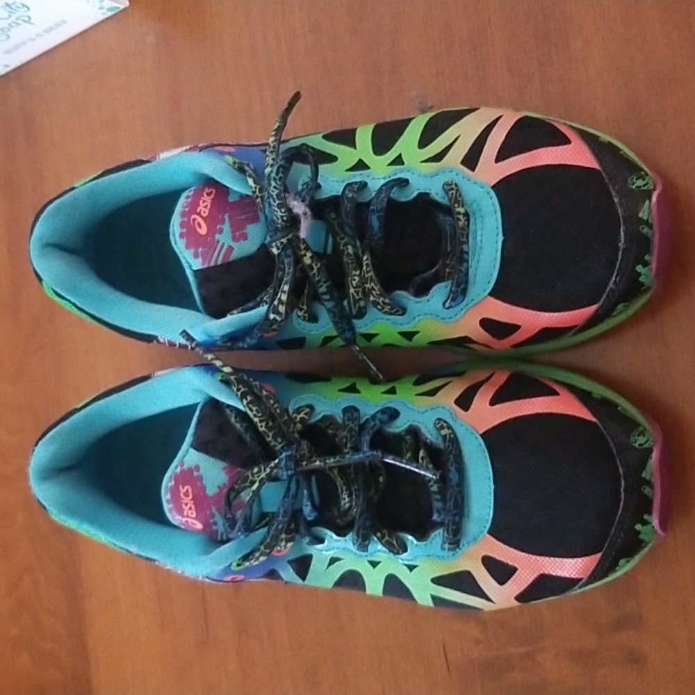 ASICS ladies athletic shoes size 6.5
